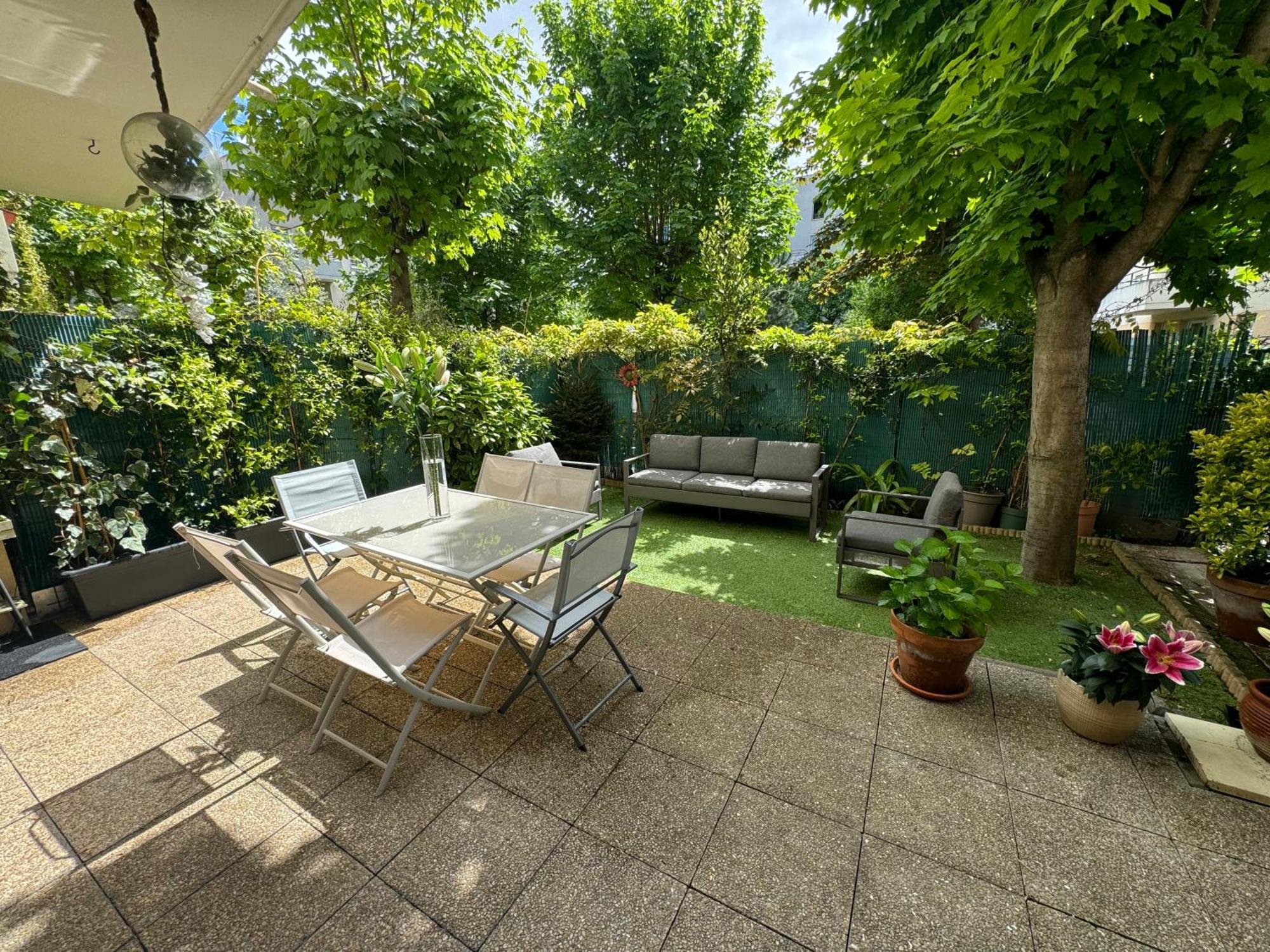 Le Jardin Du Stade By Uta House Saint-Denis  Luaran gambar